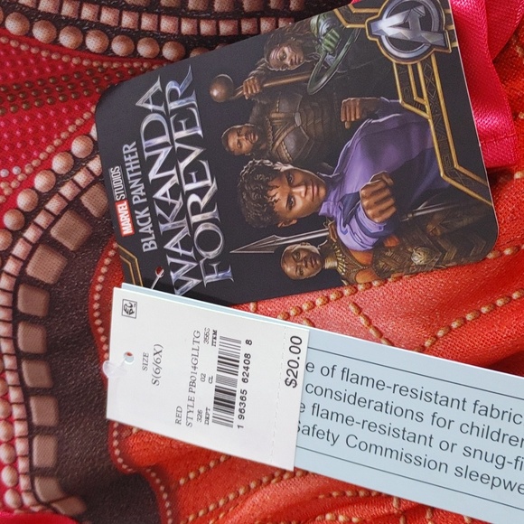 Marvel Studios Black Black Panther wakanda forever size S (6/6X) NWT. - Picture 5 of 5